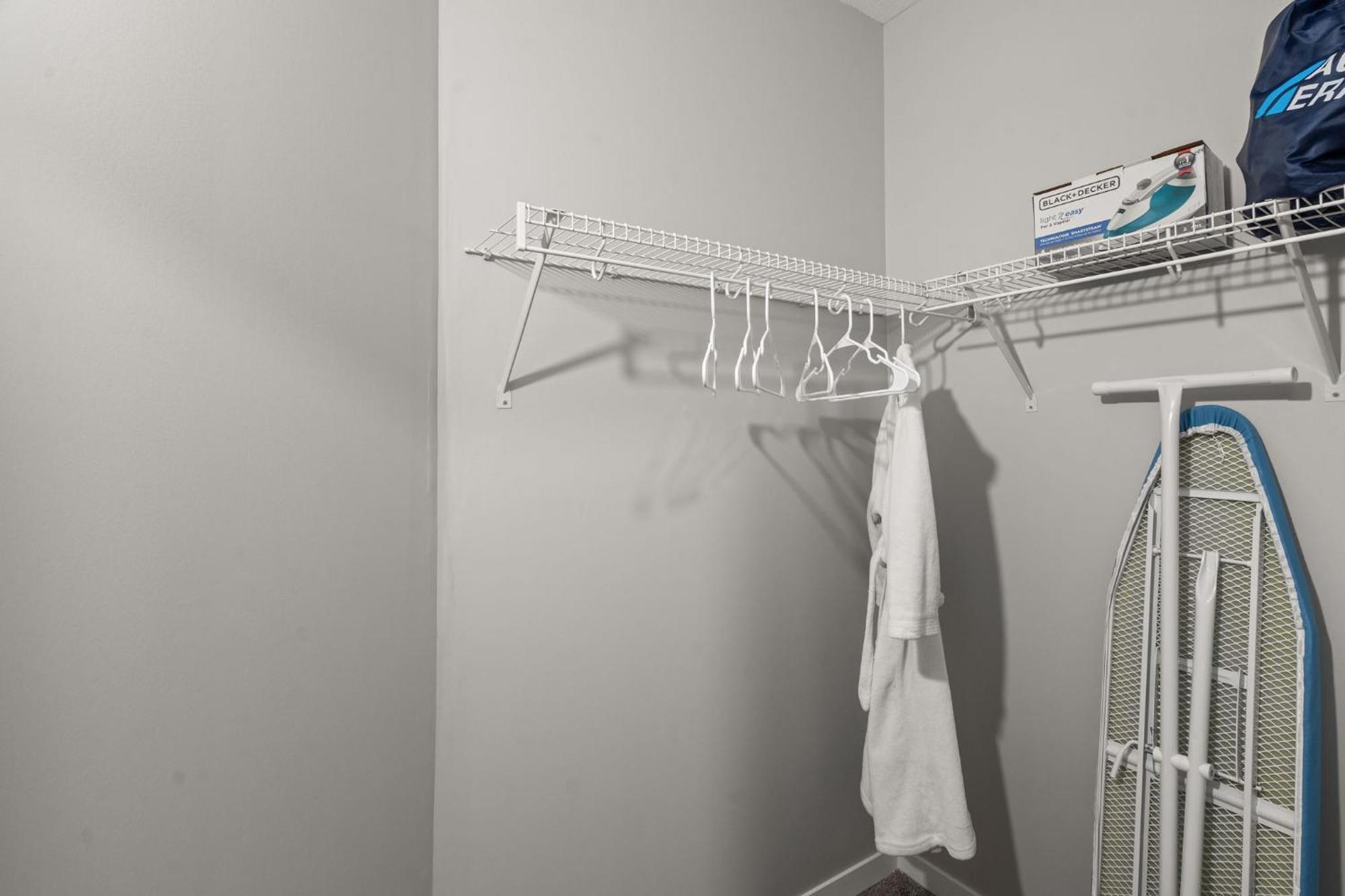 Meriweather - Calgary Breathtaking 1-Bedroom Apartment エクステリア 写真