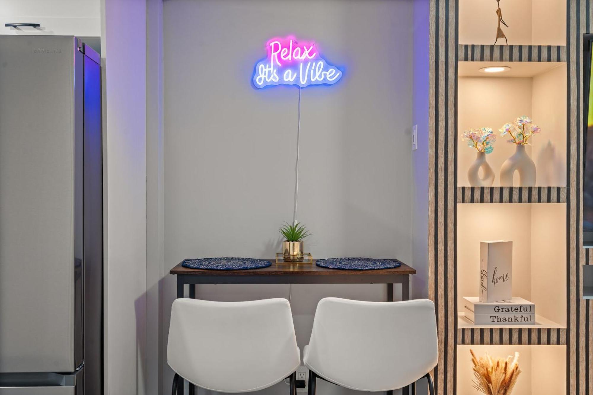 Meriweather - Calgary Breathtaking 1-Bedroom Apartment エクステリア 写真